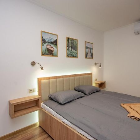 Csaladi Kikoeto Apartman 久洛 外观 照片