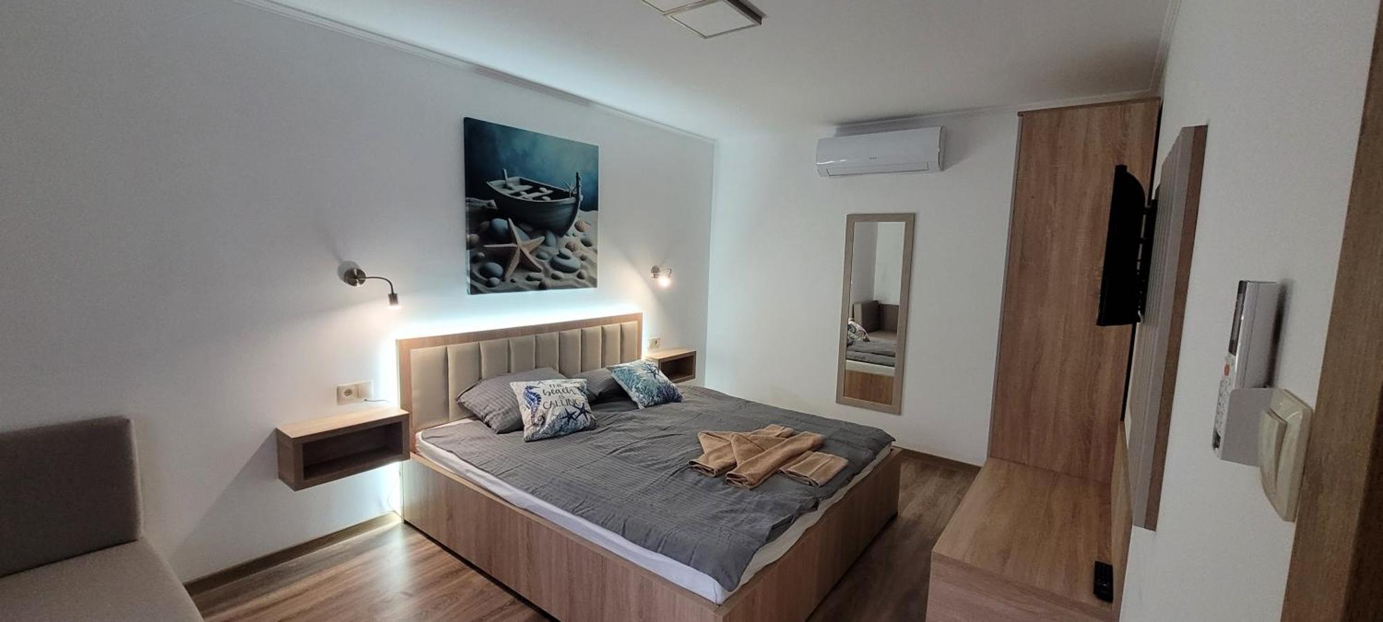 Csaladi Kikoeto Apartman 久洛 外观 照片