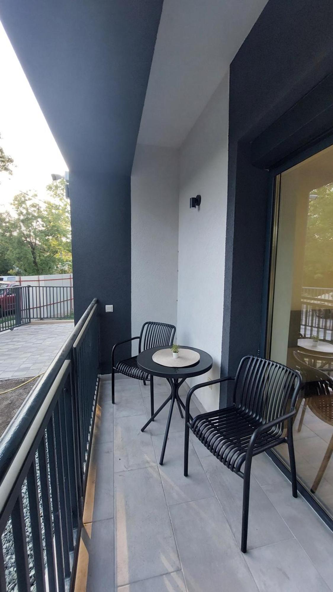 Csaladi Kikoeto Apartman 久洛 外观 照片