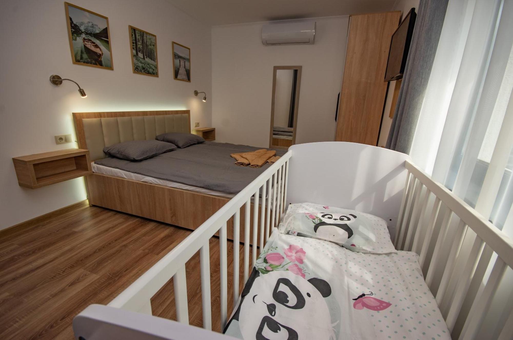 Csaladi Kikoeto Apartman 久洛 外观 照片