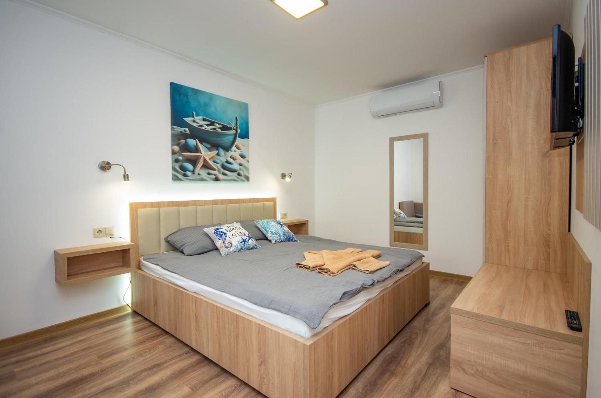 Csaladi Kikoeto Apartman 久洛 外观 照片
