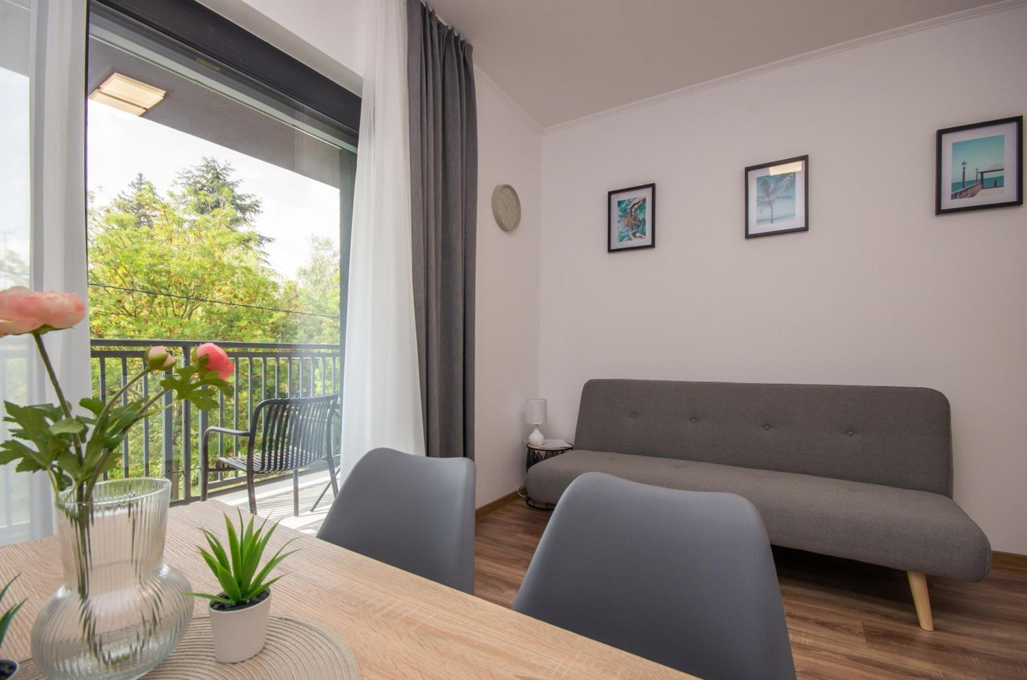 Csaladi Kikoeto Apartman 久洛 外观 照片