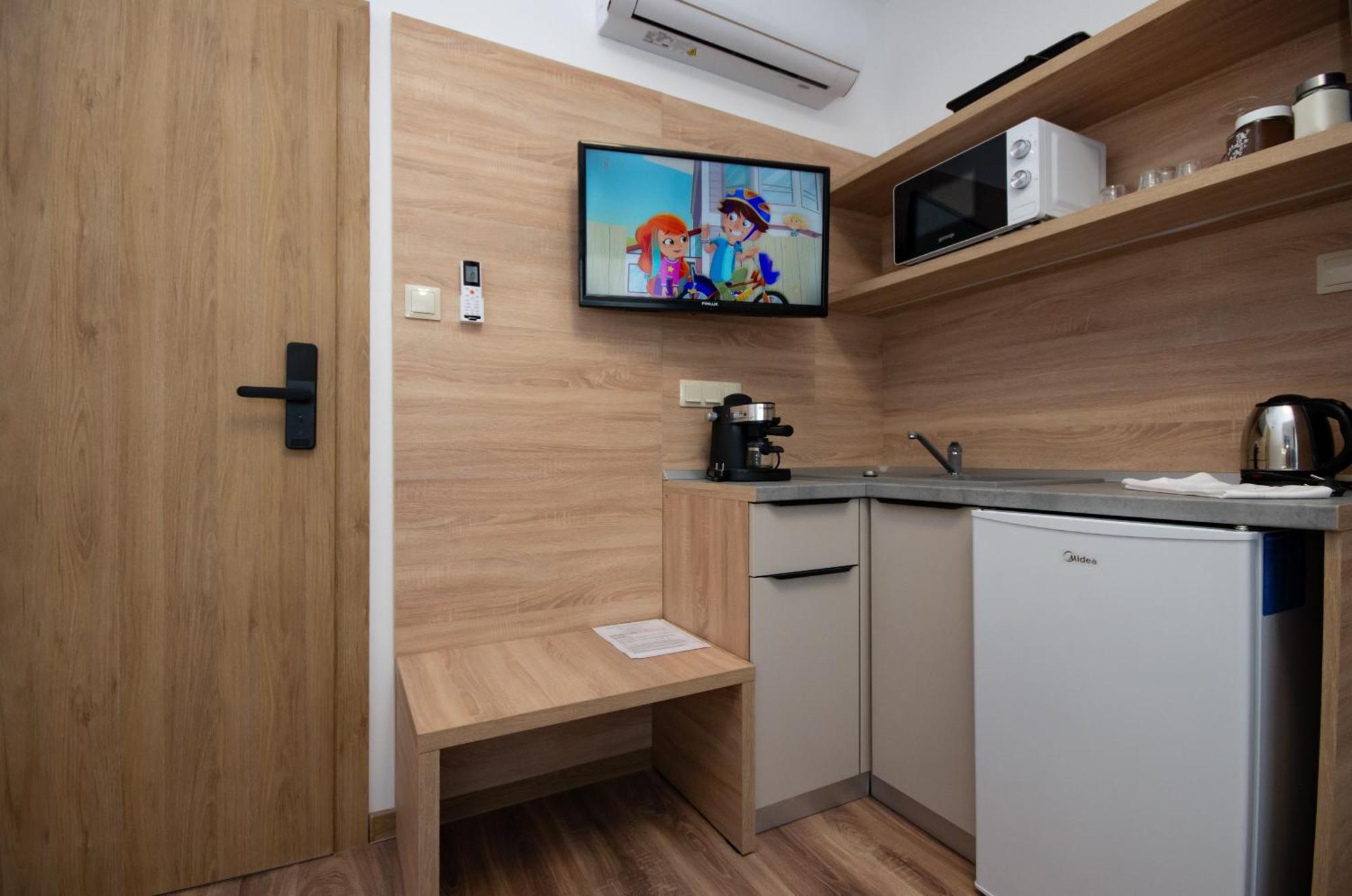 Csaladi Kikoeto Apartman 久洛 外观 照片