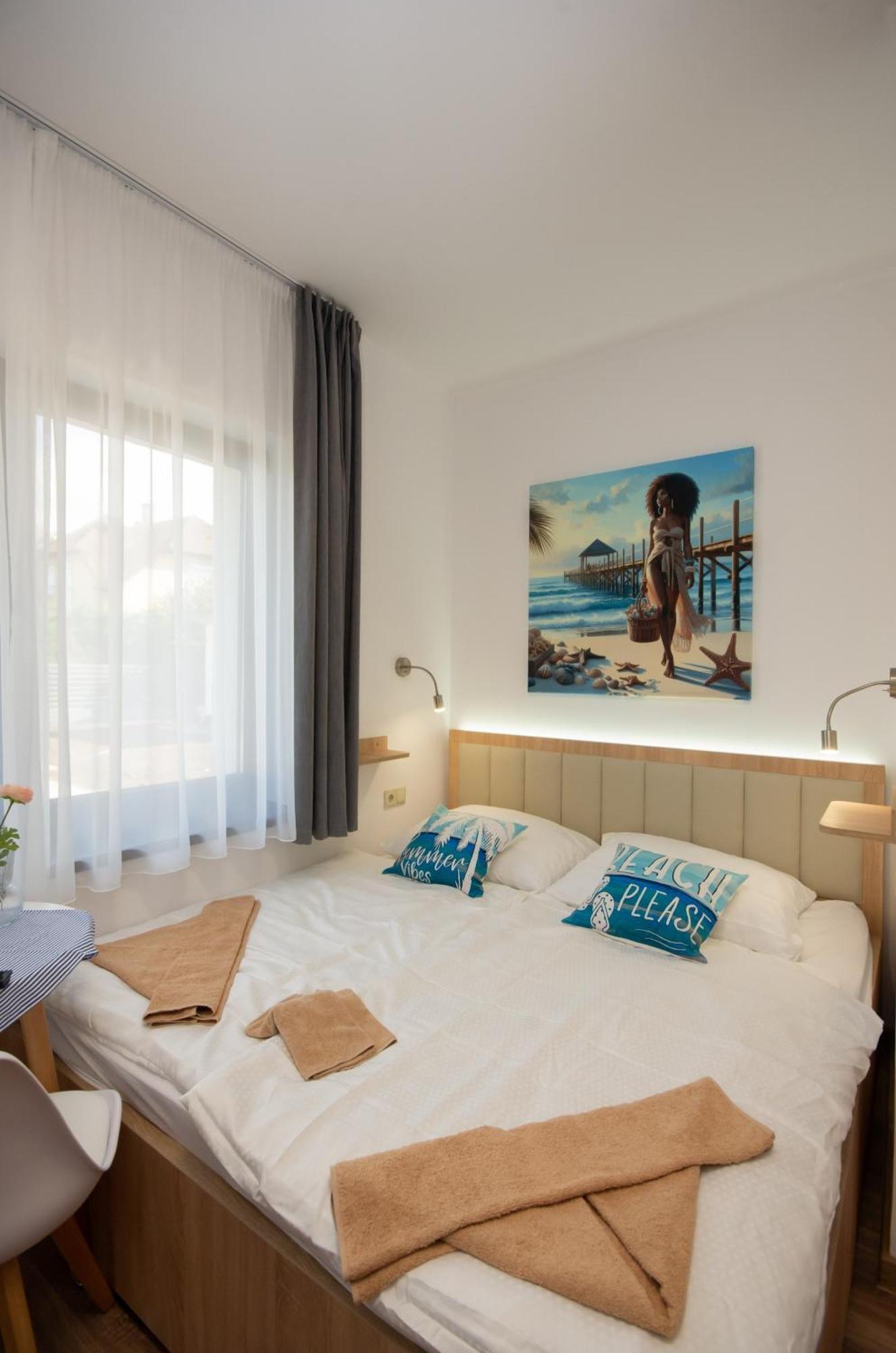 Csaladi Kikoeto Apartman 久洛 外观 照片
